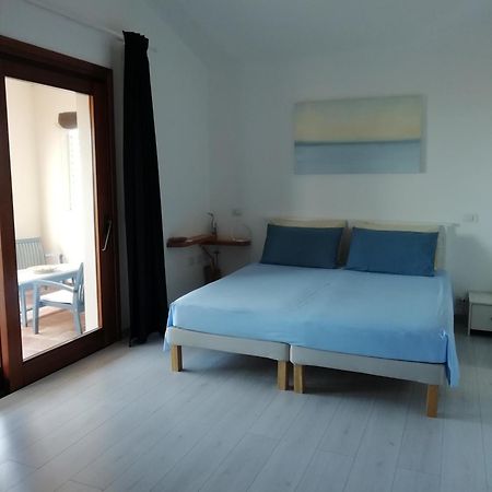 Frina Di Mari B&B San Teodoro  Buitenkant foto
